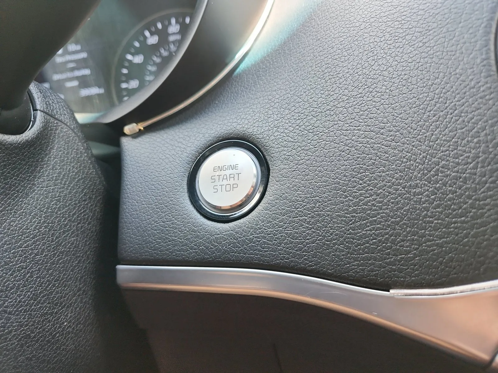 Kia Stinger photo 20