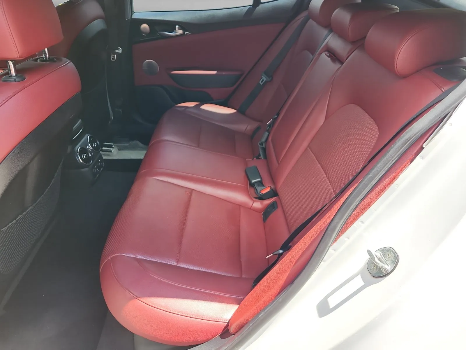 Kia Stinger photo 14