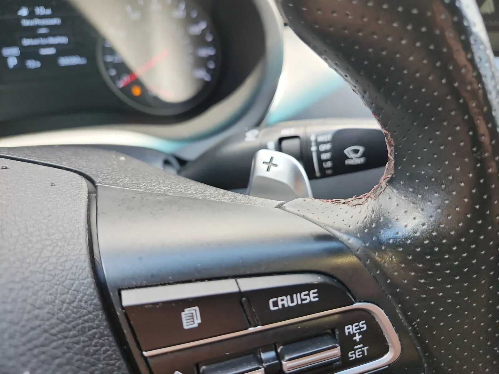 Kia Stinger photo 24