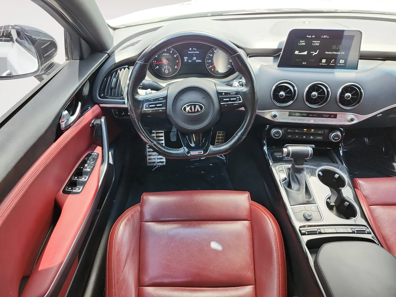 Kia Stinger photo 10