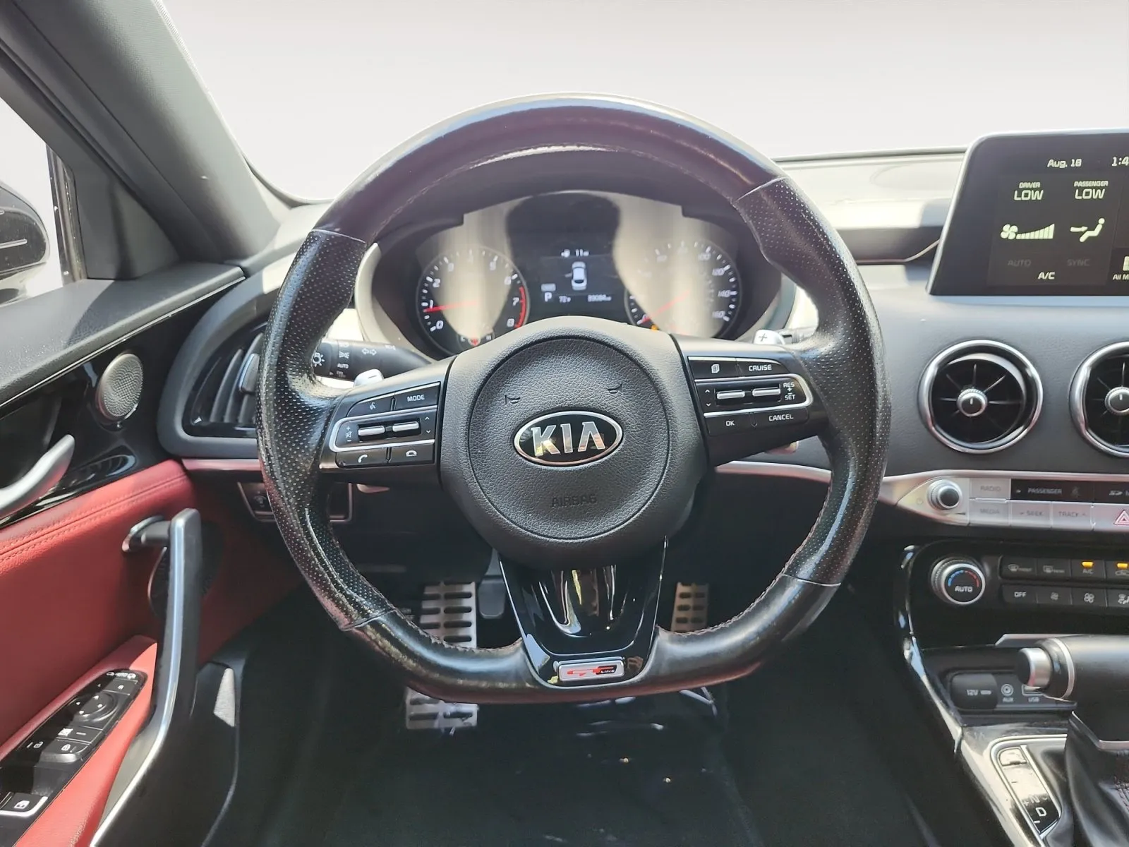 Kia Stinger photo 12