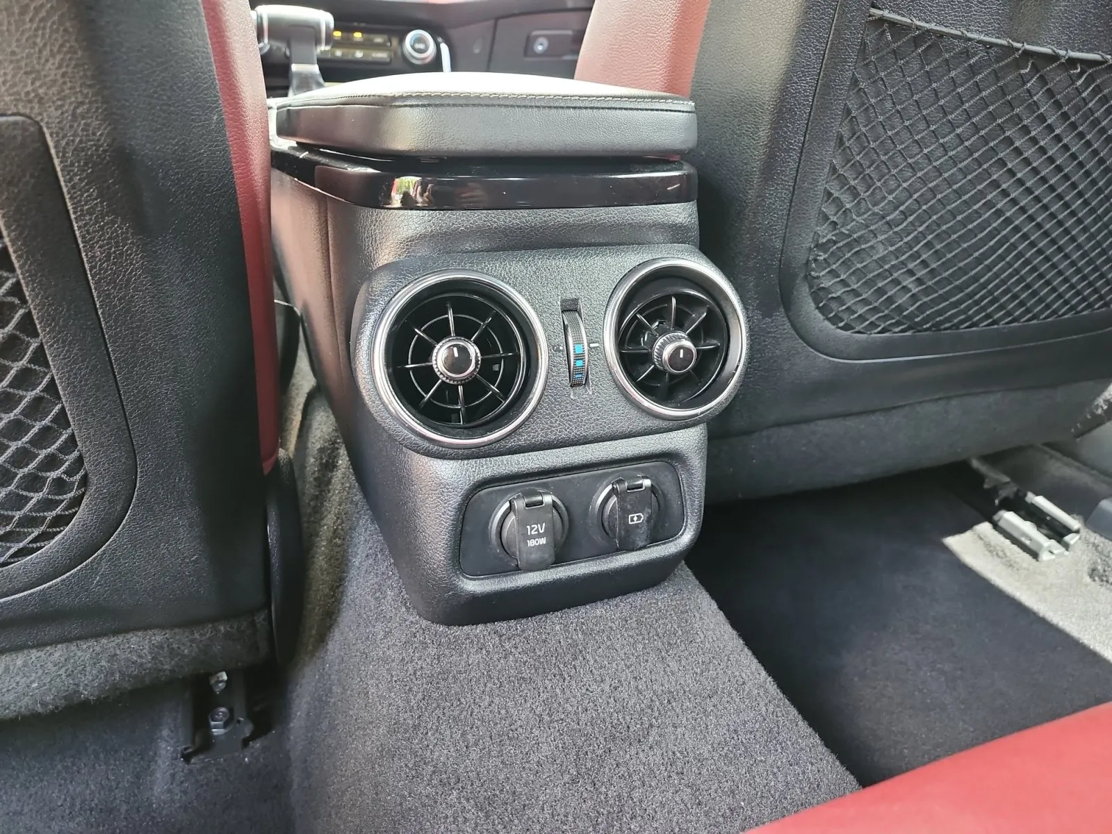 Kia Stinger photo 13