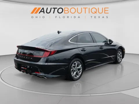 More photos of 2023 Hyundai Sonata SEL at Auto Boutique Ohio, OH