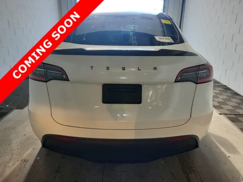 More photos of 2021 Tesla Model Y Long Range at Auto Boutique Ohio, OH