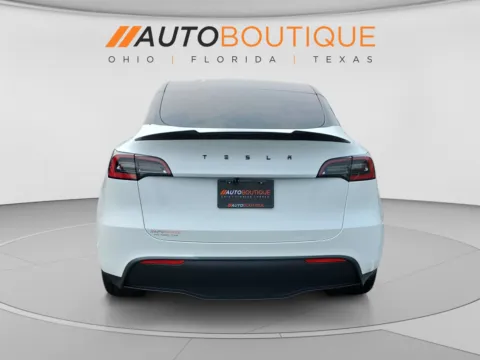 More photos of 2021 Tesla Model Y Long Range at Auto Boutique Ohio, OH
