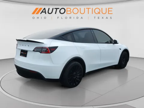 More photos of 2021 Tesla Model Y Long Range at Auto Boutique Ohio, OH