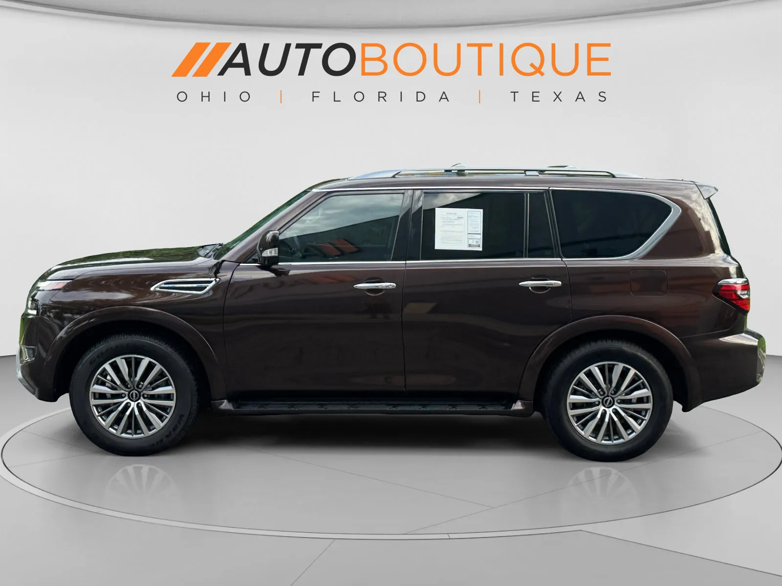 Nissan Armada photo 2