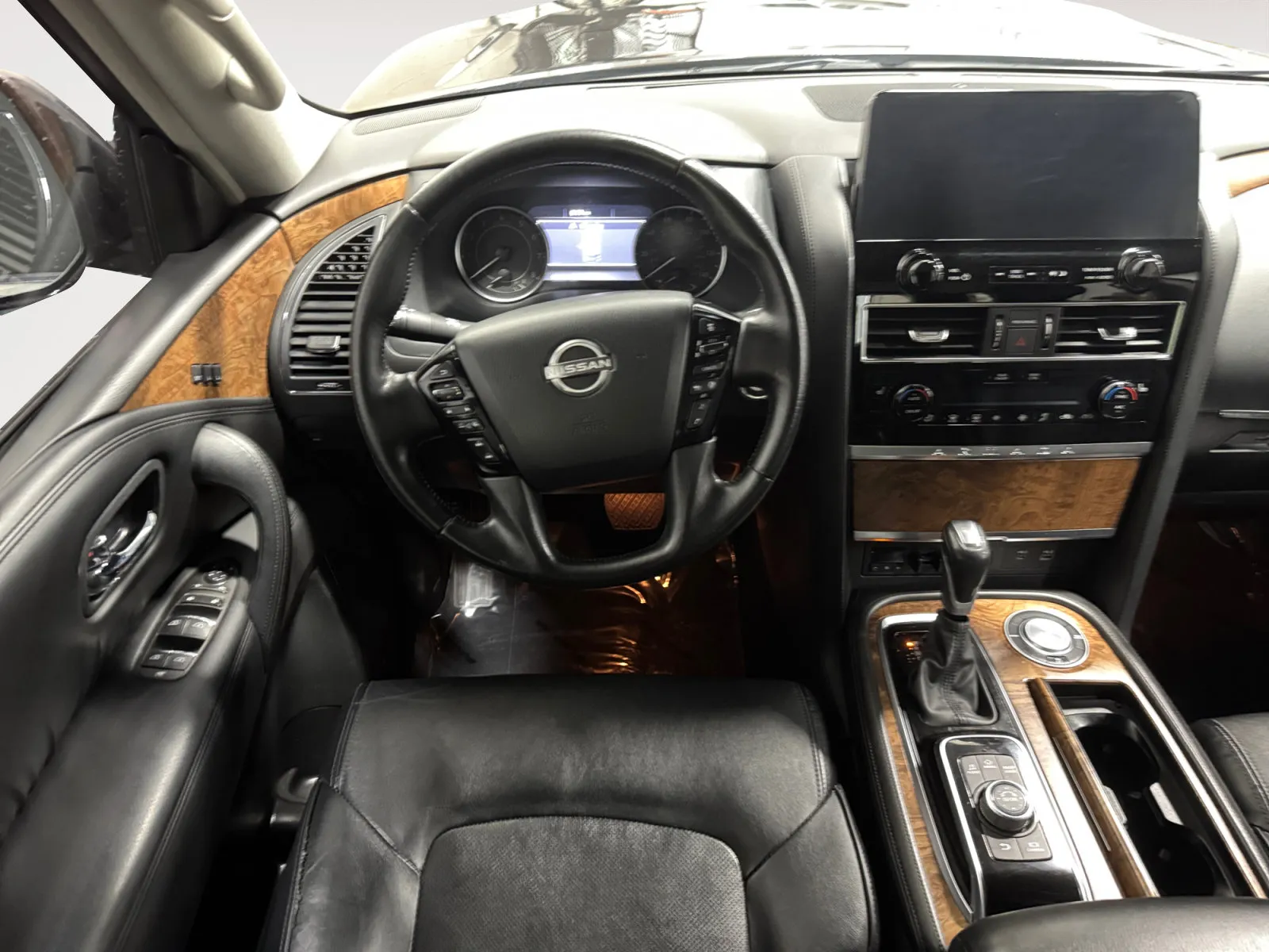 Nissan Armada photo 10