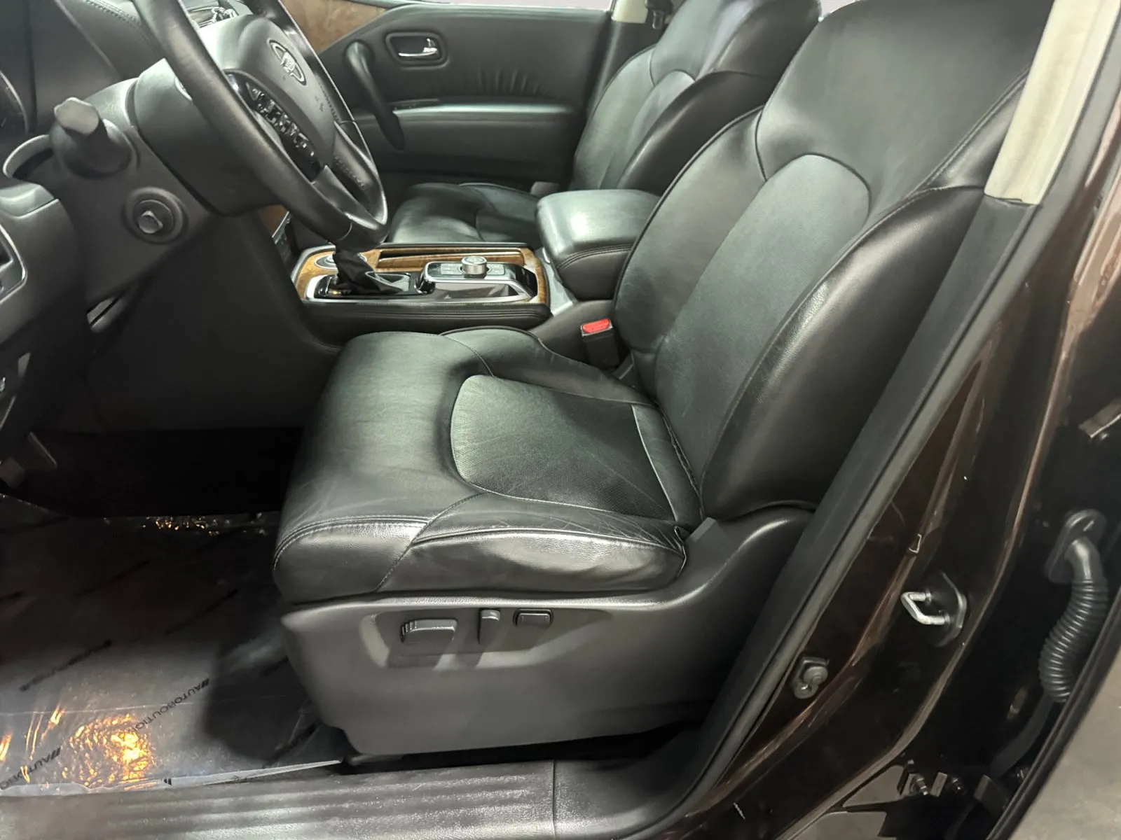 Nissan Armada photo 9