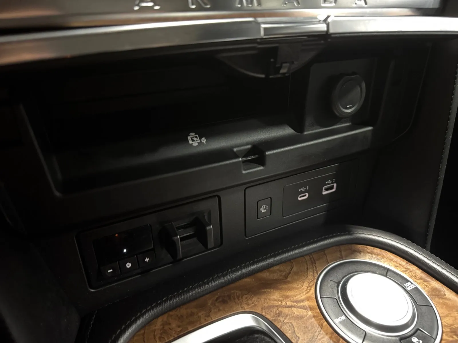 Nissan Armada photo 25