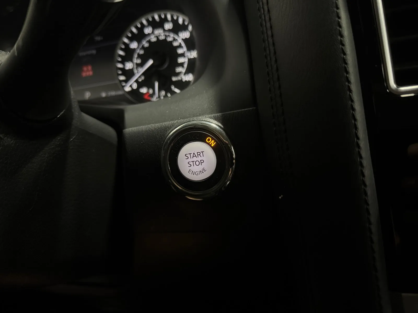 Nissan Armada photo 24