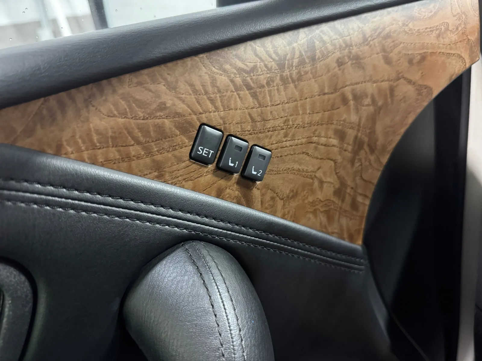 Nissan Armada photo 18