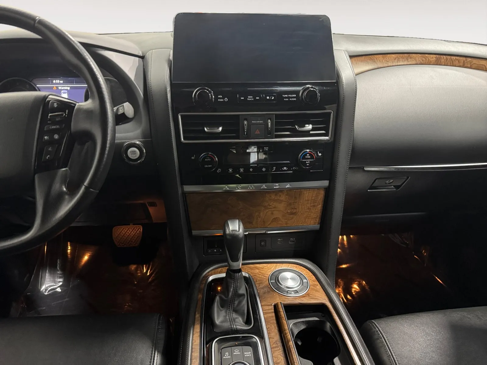 Nissan Armada photo 11
