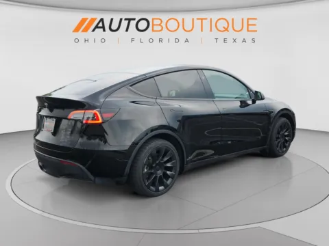 More photos of 2025 Tesla Model Y Long Range at Auto Boutique Ohio, OH