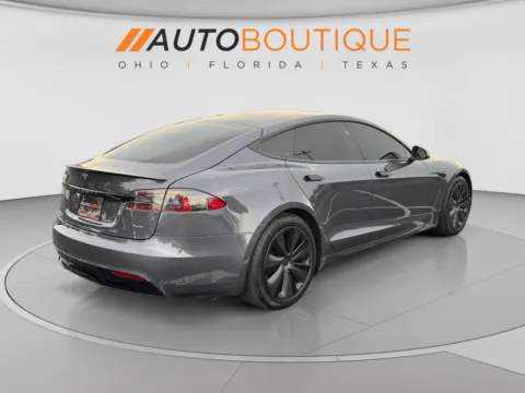 More photos of 2022 Tesla Model S Plaid at Auto Boutique Ohio, OH