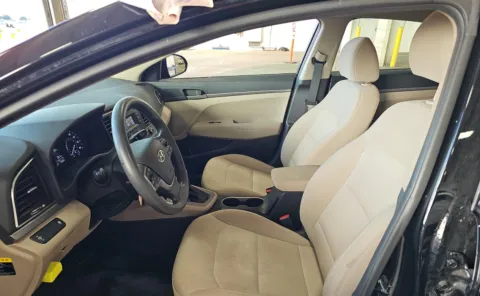 More photos of 2017 Hyundai Elantra SE at Auto Boutique Ohio, OH