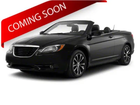 Black 2013 Chrysler 200 S for sale in Columbus, OH