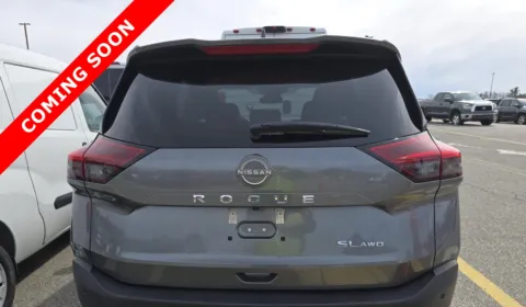 More photos of 2023 Nissan Rogue SL at Auto Boutique Ohio, OH