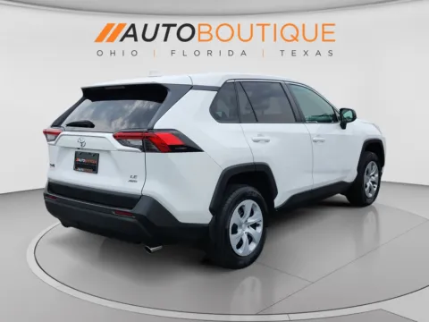 More photos of 2022 Toyota RAV4 LE at Auto Boutique Ohio, OH