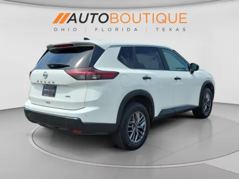 More photos of 2024 Nissan Rogue S at Auto Boutique Ohio, OH