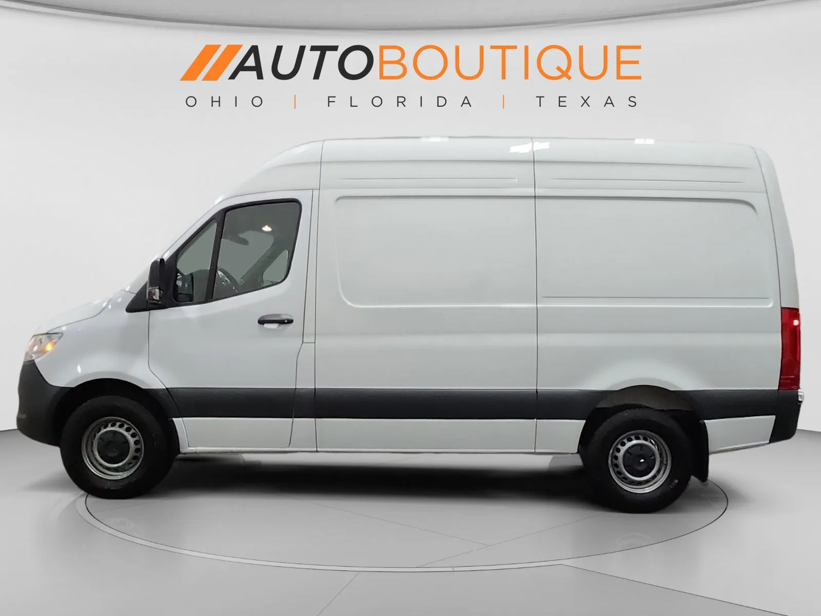 Mercedes-Benz Sprinter photo 2