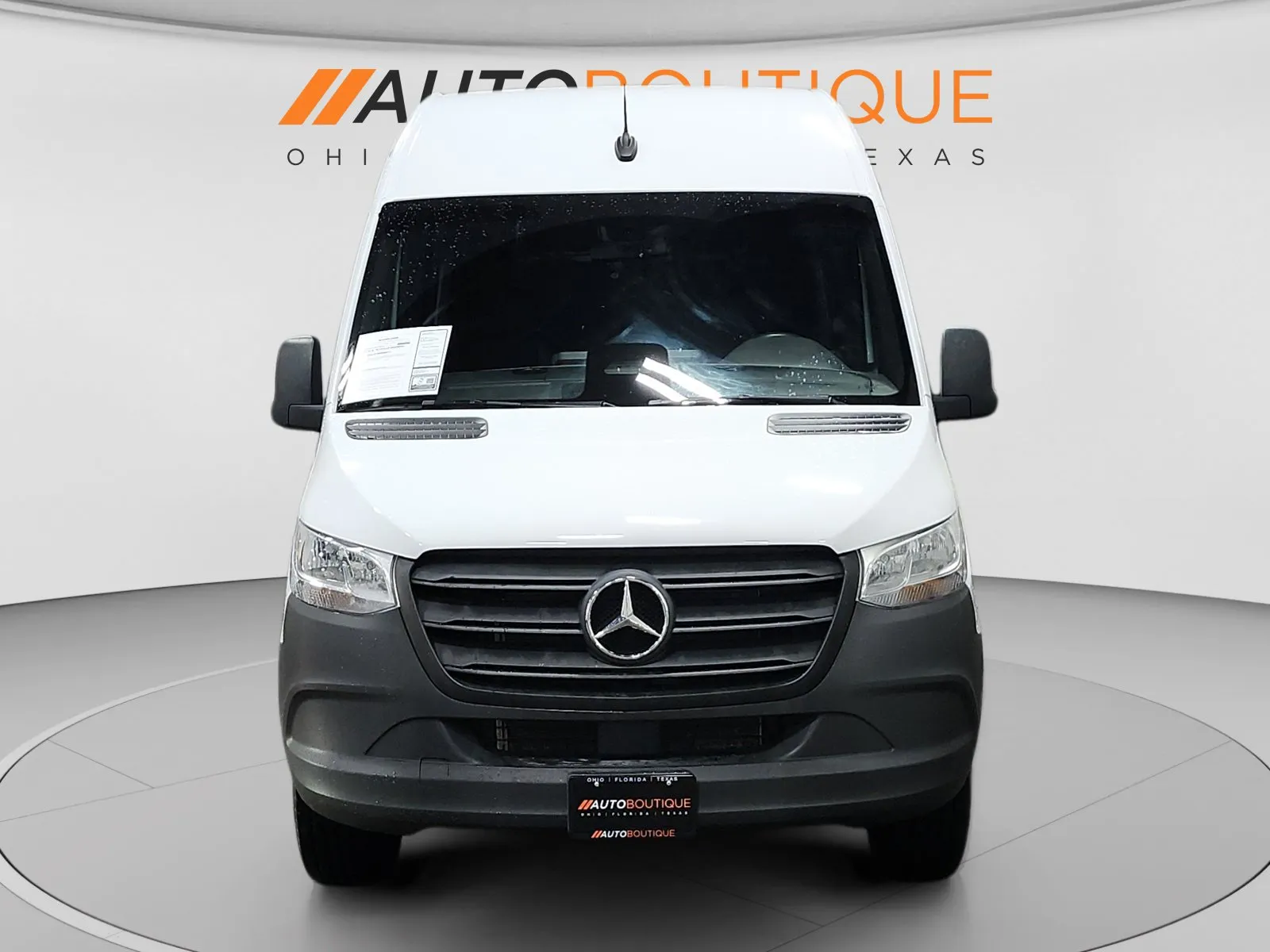 Mercedes-Benz Sprinter photo 8
