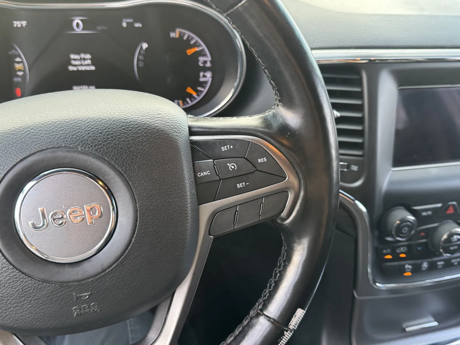 Jeep Grand Cherokee photo 22