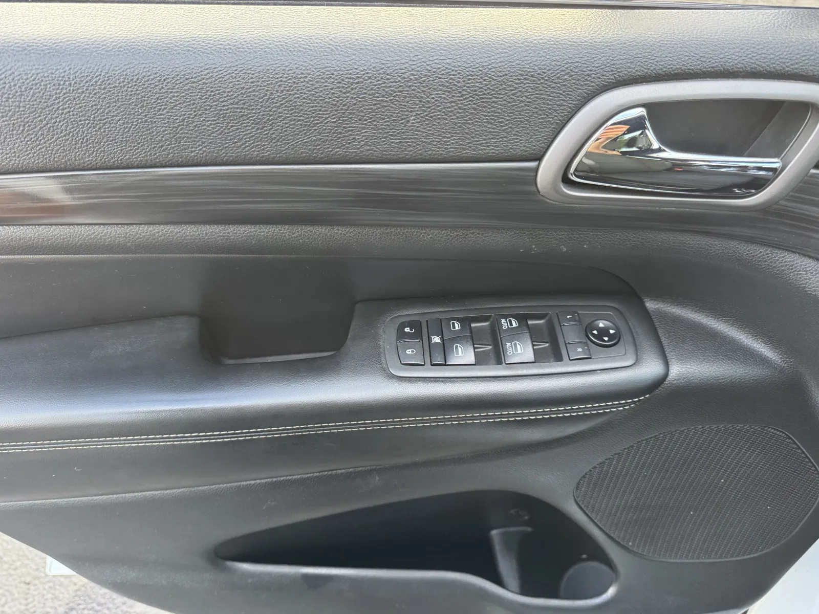 Jeep Grand Cherokee photo 18