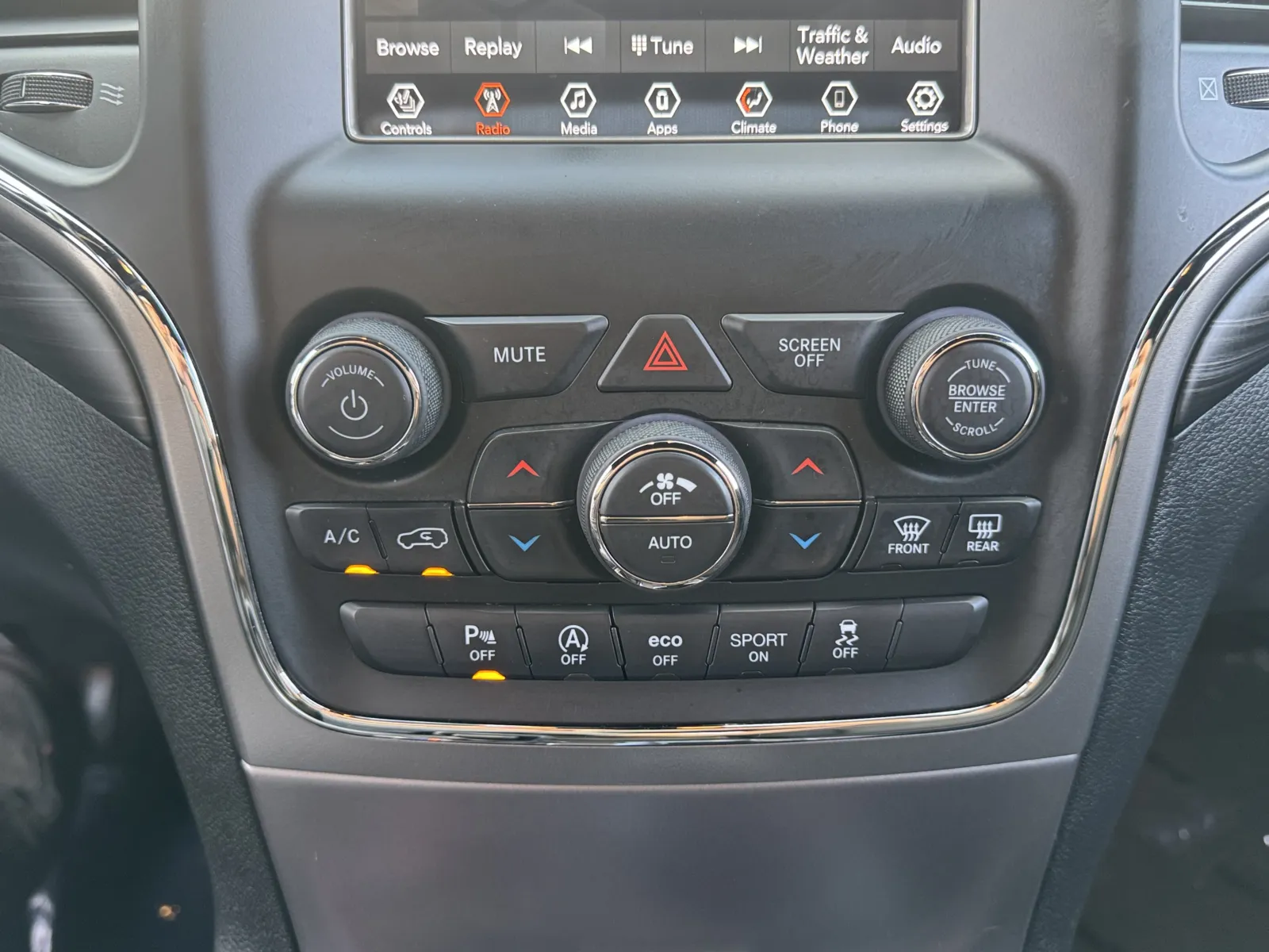 Jeep Grand Cherokee photo 26