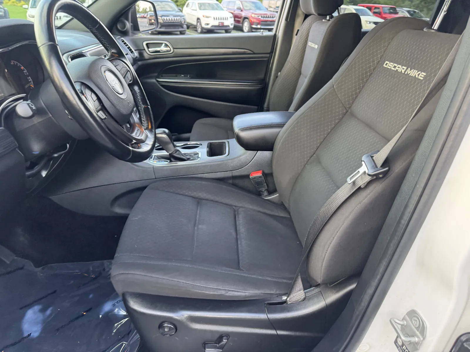 Jeep Grand Cherokee photo 9