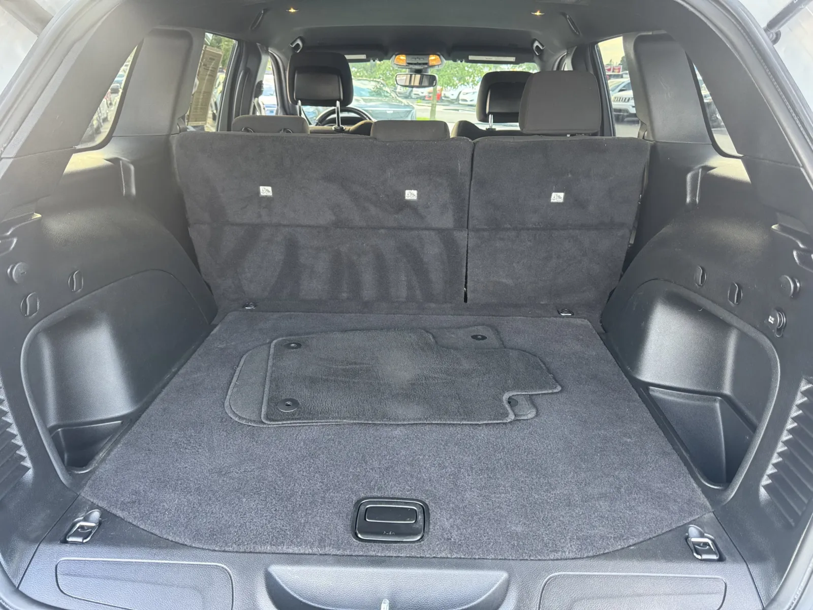 Jeep Grand Cherokee photo 14