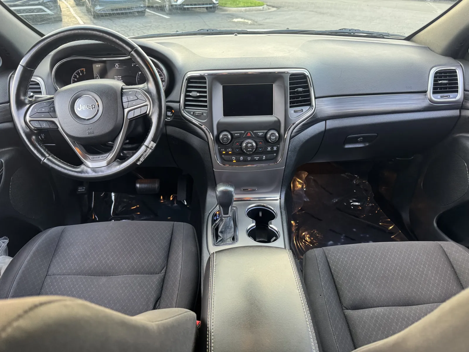 Jeep Grand Cherokee photo 16
