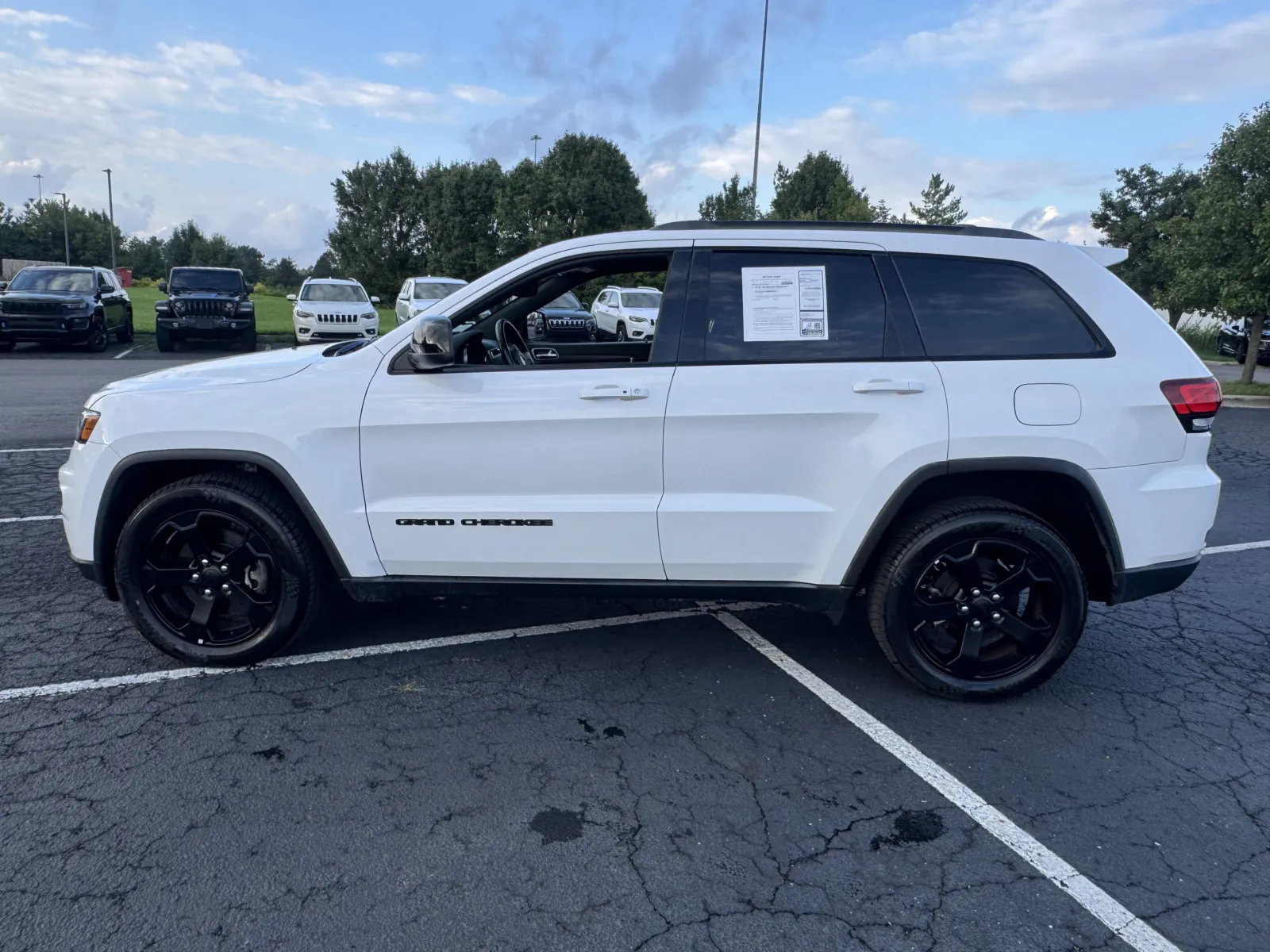 Jeep Grand Cherokee photo 10