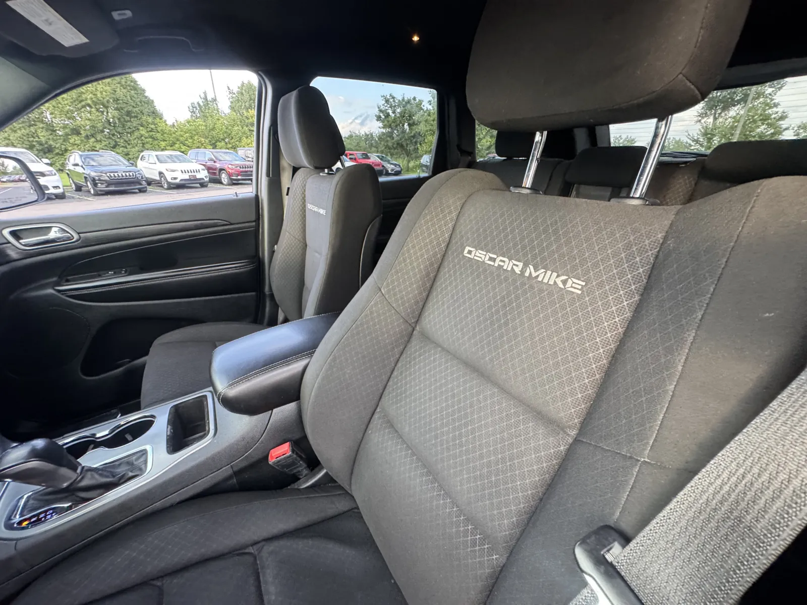 Jeep Grand Cherokee photo 30