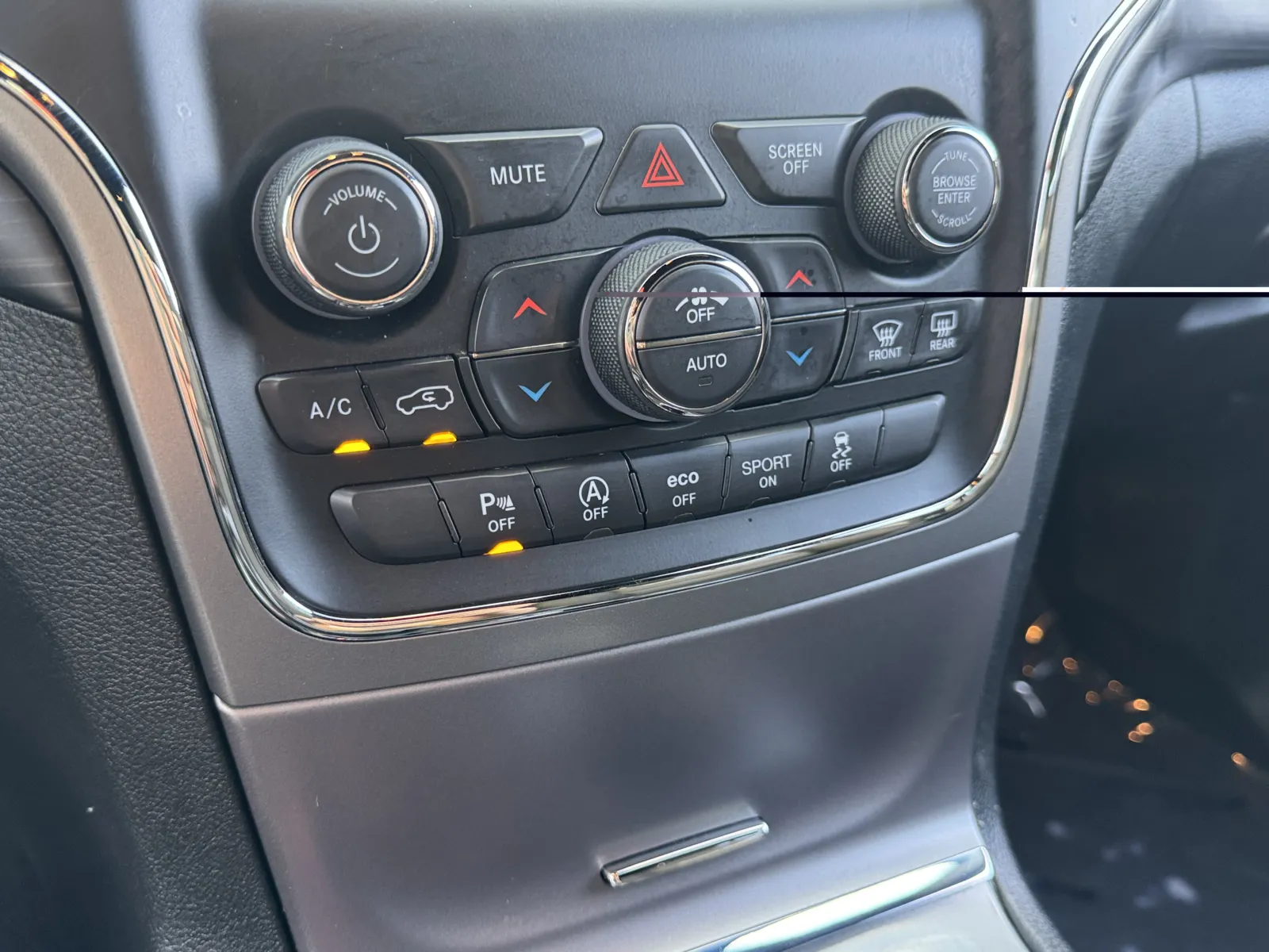 Jeep Grand Cherokee photo 27