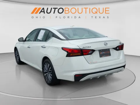 Another view of 2023 Nissan Altima 2.5 SV for sale in Columbus, OH at Auto Boutique Ohio