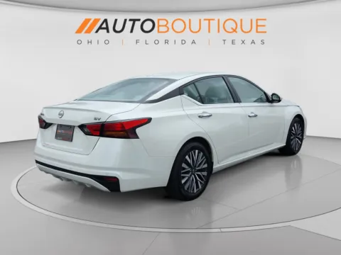 More photos of 2023 Nissan Altima 2.5 SV at Auto Boutique Ohio, OH
