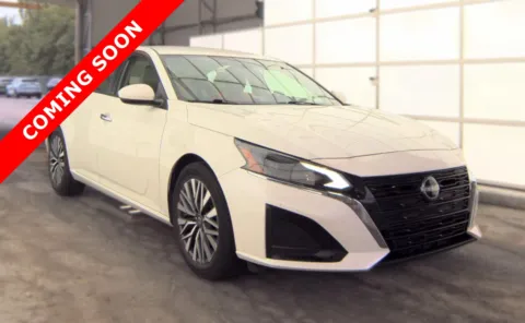 Another view of 2023 Nissan Altima 2.5 SV for sale in Columbus, OH at Auto Boutique Ohio