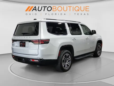More photos of 2024 Jeep Wagoneer Series II at Auto Boutique Ohio, OH