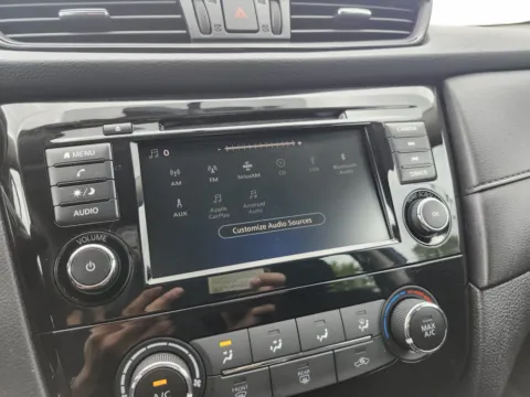 More photos of 2018 Nissan Rogue S at Auto Boutique Ohio, OH