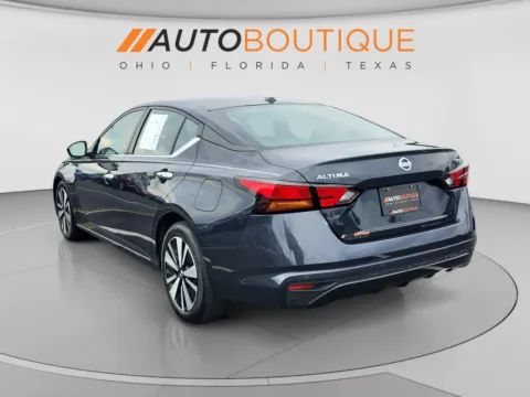 Another view of 2022 Nissan Altima 2.5 SV for sale in Columbus, OH at Auto Boutique Ohio