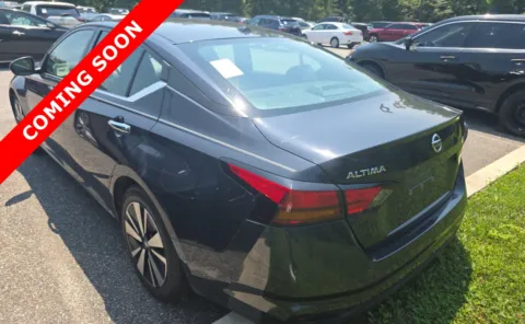 Another view of 2022 Nissan Altima 2.5 SV for sale in Columbus, OH at Auto Boutique Ohio