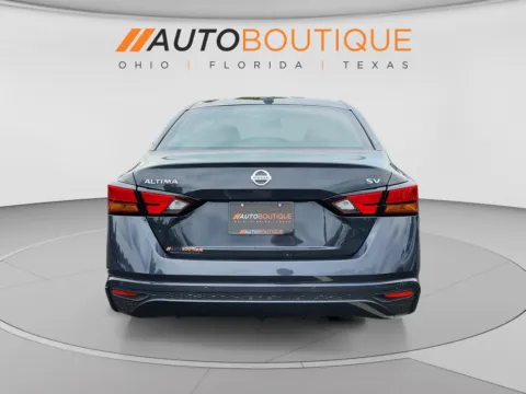 More photos of 2022 Nissan Altima 2.5 SV at Auto Boutique Ohio, OH
