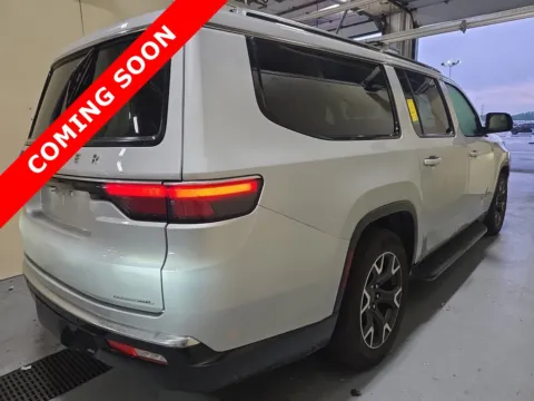 More photos of 2023 Jeep Wagoneer L Series III at Auto Boutique Ohio, OH