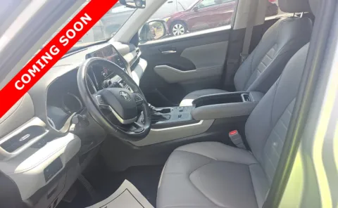 More photos of 2023 Toyota Highlander Hybrid XLE at Auto Boutique Ohio, OH