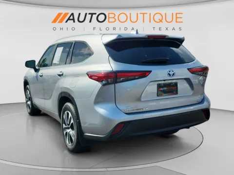 Another view of 2023 Toyota Highlander Hybrid XLE for sale in Columbus, OH at Auto Boutique Ohio