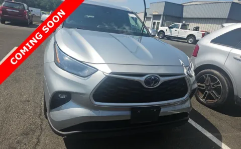 Another view of 2023 Toyota Highlander Hybrid XLE for sale in Columbus, OH at Auto Boutique Ohio
