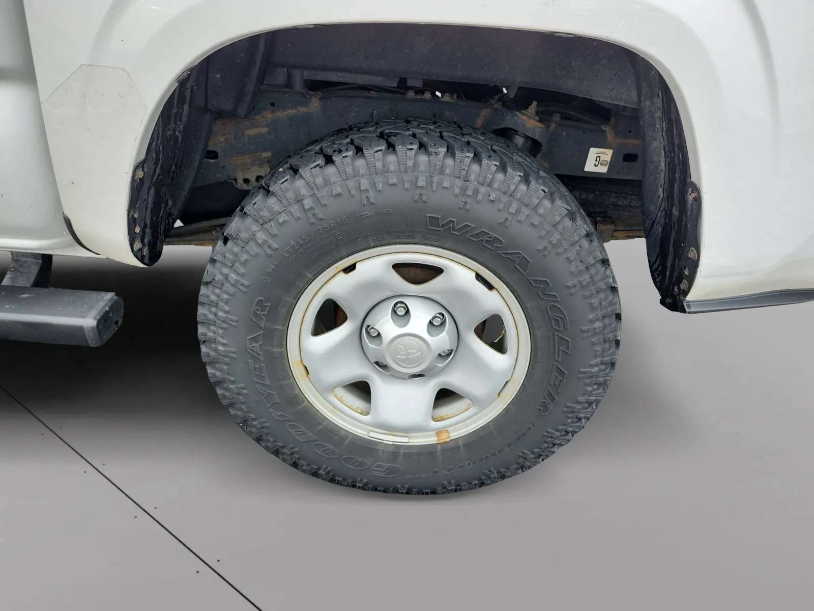 Toyota Tacoma photo 14