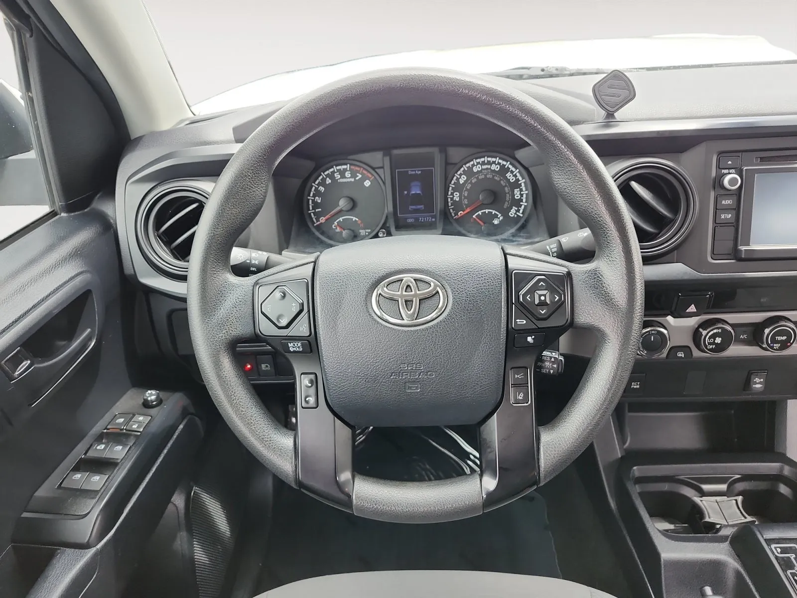 Toyota Tacoma photo 12