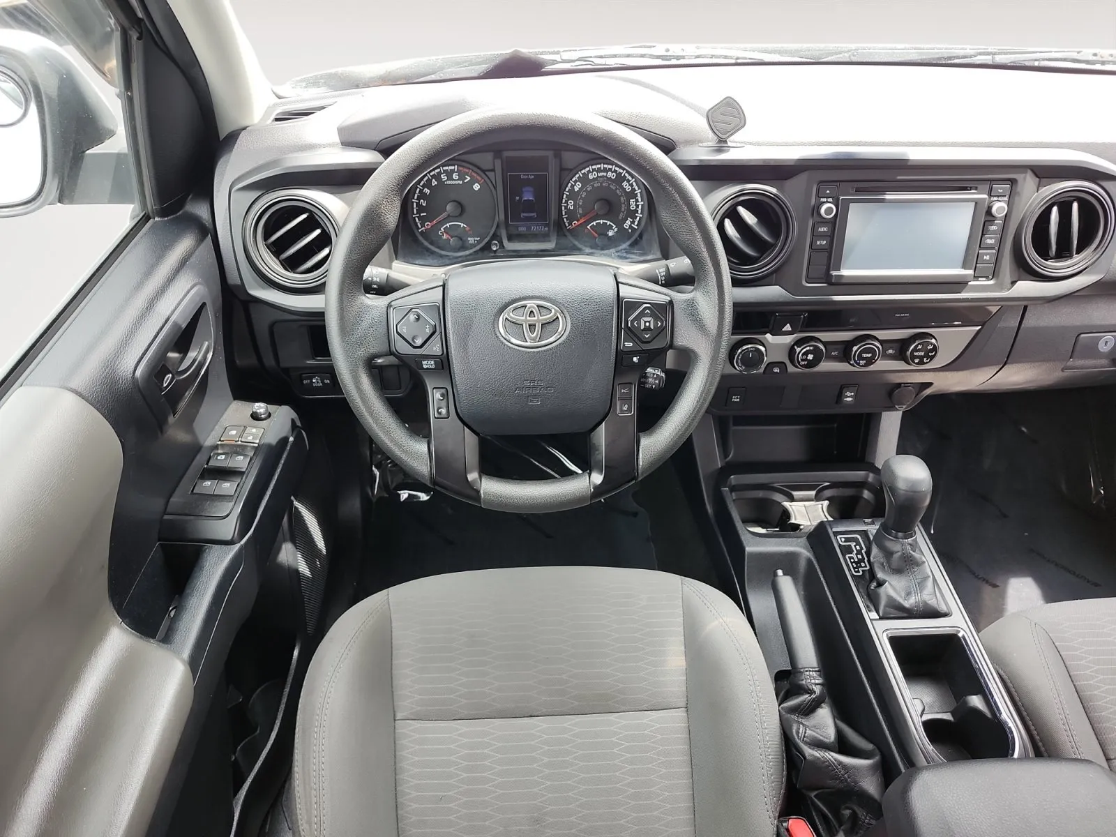 Toyota Tacoma photo 10